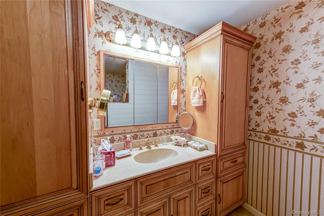 12 Blue Point Road E 12, Holtsville, NY 11742