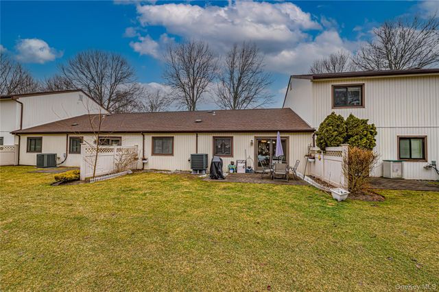 12 Blue Point Road E 12, Holtsville, NY 11742