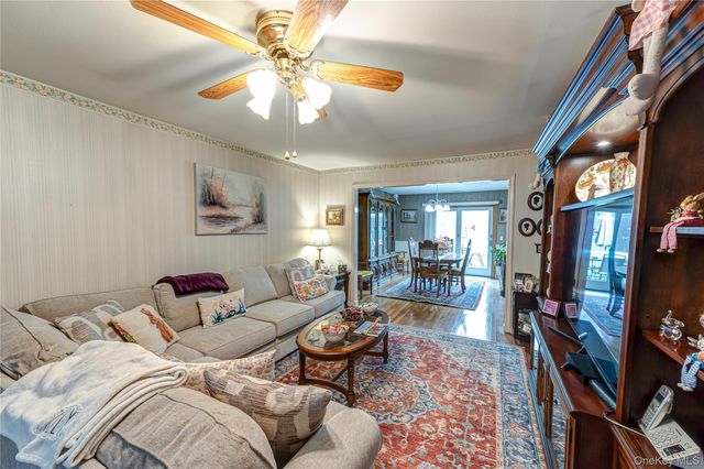 12 Blue Point Road E 12, Holtsville, NY 11742