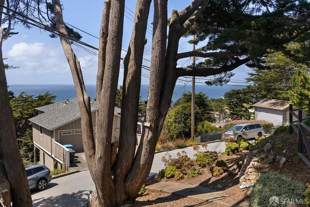 377 Beaumont Boulevard, Pacifica, CA 94044