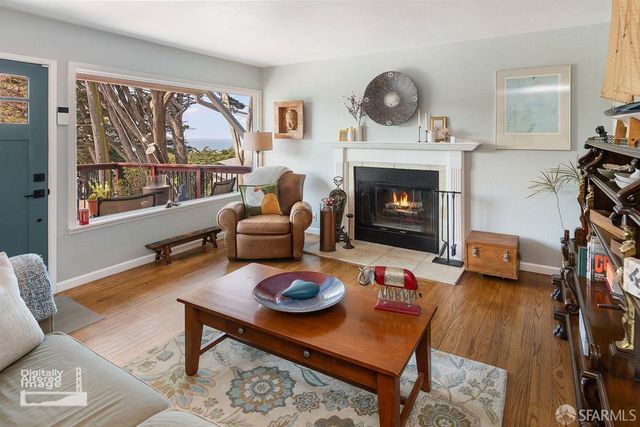 377 Beaumont Boulevard, Pacifica, CA 94044