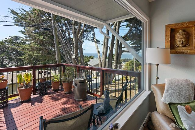 377 Beaumont Boulevard, Pacifica, CA 94044