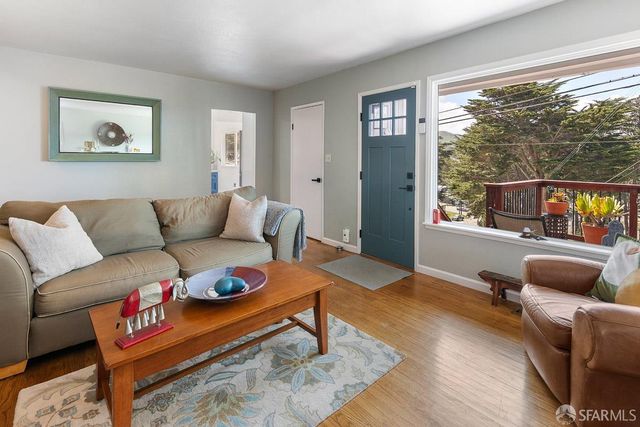 377 Beaumont Boulevard, Pacifica, CA 94044