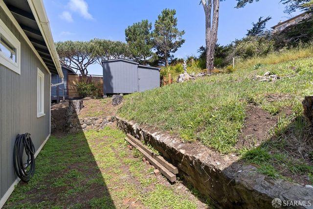 377 Beaumont Boulevard, Pacifica, CA 94044