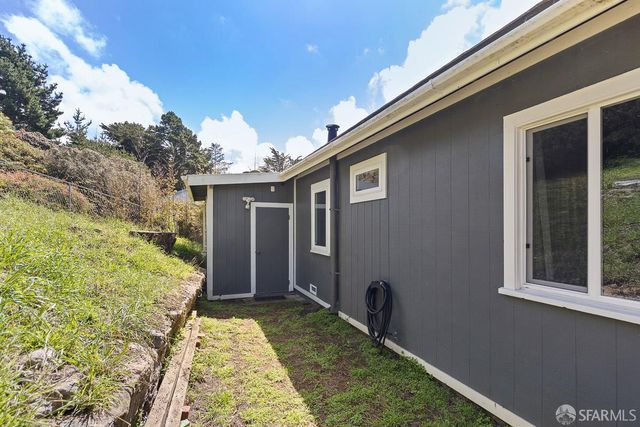 377 Beaumont Boulevard, Pacifica, CA 94044