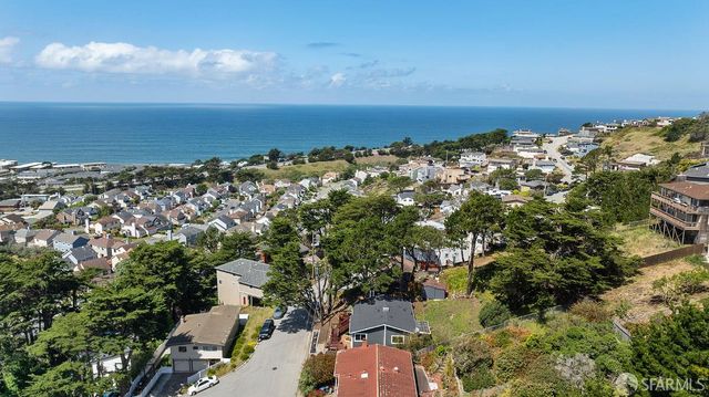 377 Beaumont Boulevard, Pacifica, CA 94044