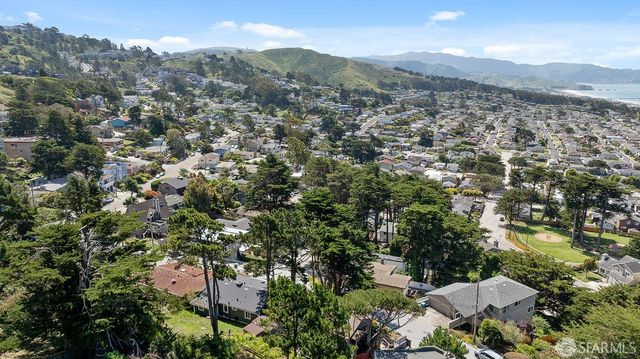 377 Beaumont Boulevard, Pacifica, CA 94044