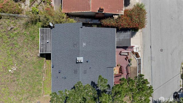 377 Beaumont Boulevard, Pacifica, CA 94044