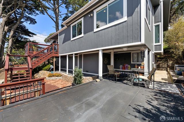 377 Beaumont Boulevard, Pacifica, CA 94044