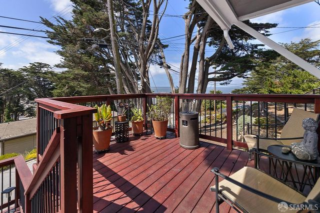 377 Beaumont Boulevard, Pacifica, CA 94044
