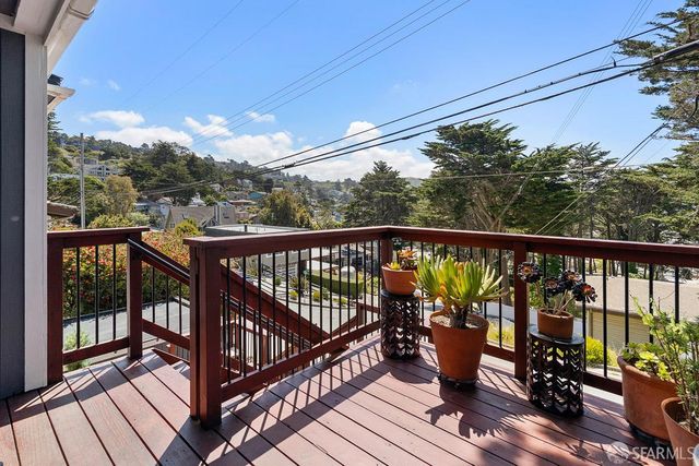 377 Beaumont Boulevard, Pacifica, CA 94044