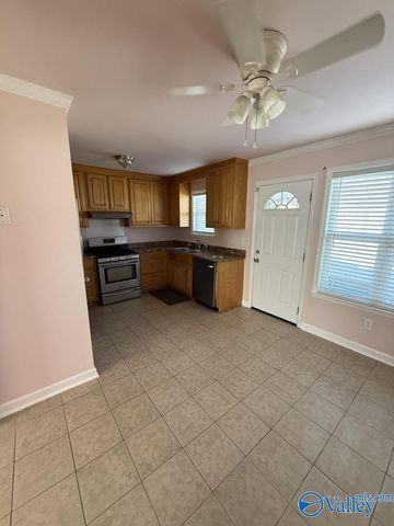 207 Victory Lane NE, Huntsville, AL 35811