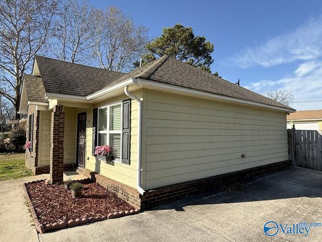 207 Victory Lane NE, Huntsville, AL 35811