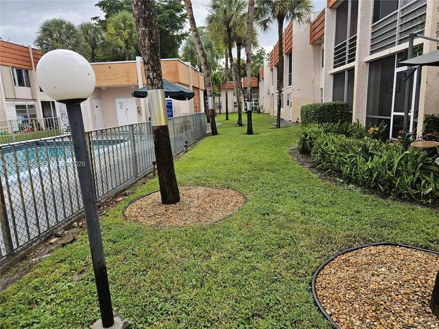 7610 Stirling Rd 102C, Davie, FL 33024