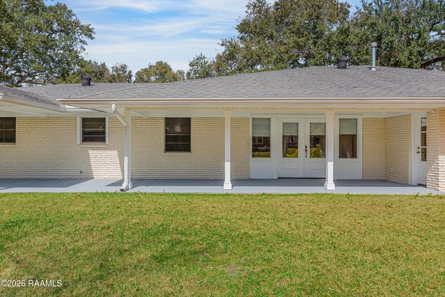 303 Edgewater Drive, New Iberia, LA 70563