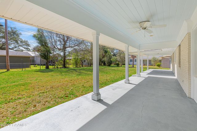 303 Edgewater Drive, New Iberia, LA 70563