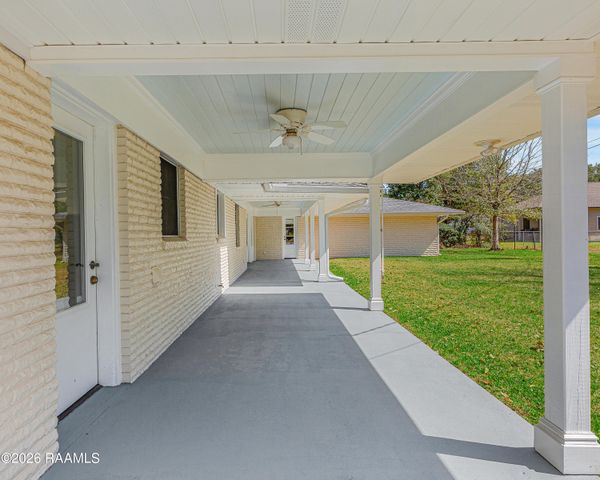 303 Edgewater Drive, New Iberia, LA 70563