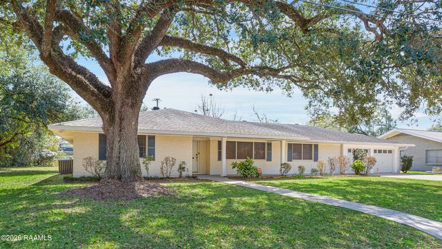 303 Edgewater Drive, New Iberia, LA 70563