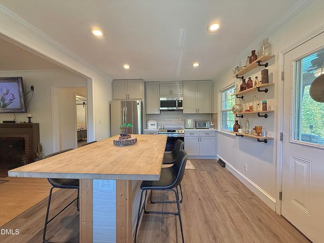 6288 N Nc Highway 87 N, Gibsonville, NC 27249