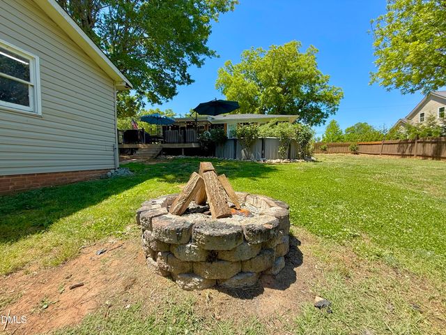 6288 N Nc Highway 87 N, Gibsonville, NC 27249