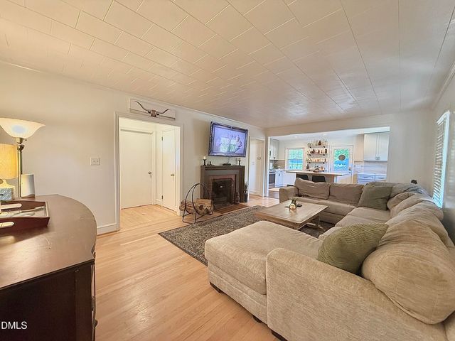6288 N Nc Highway 87 N, Gibsonville, NC 27249