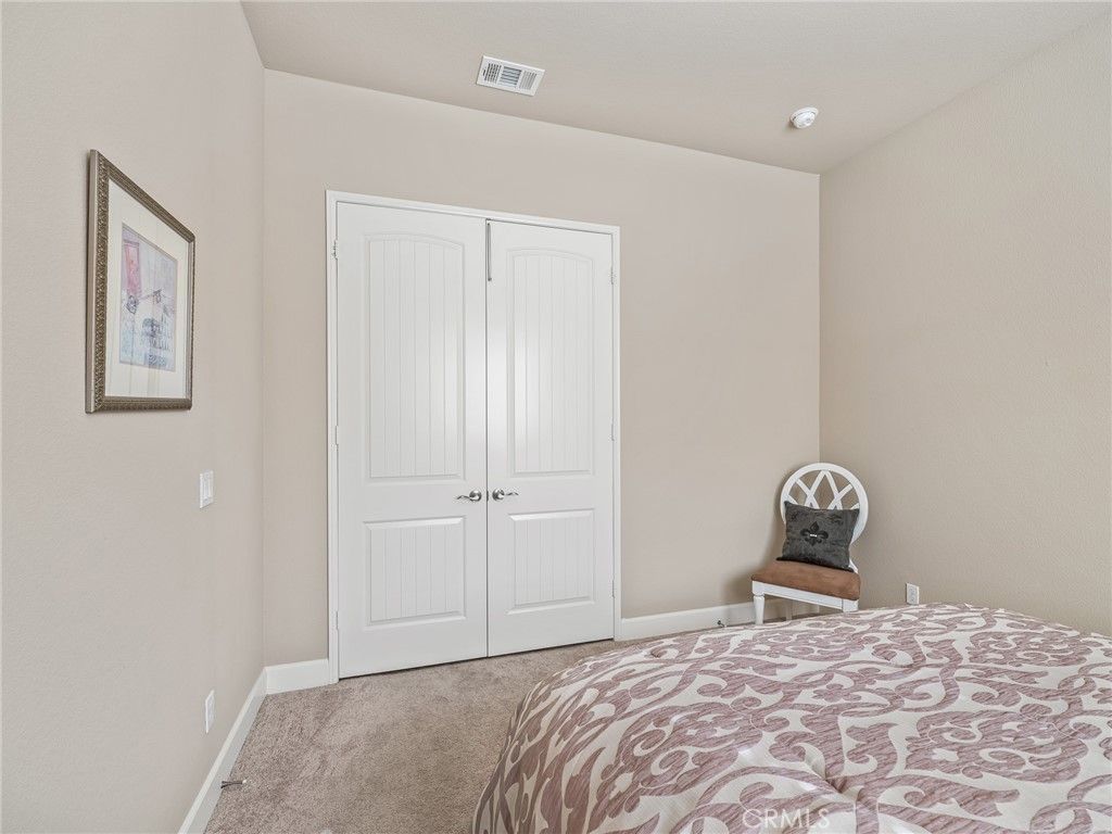 Image 10 of property listing at 10549 Green Valley Road, Apple Valley, CA 92308