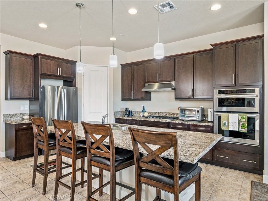 Image 12 of property listing at 10549 Green Valley Road, Apple Valley, CA 92308