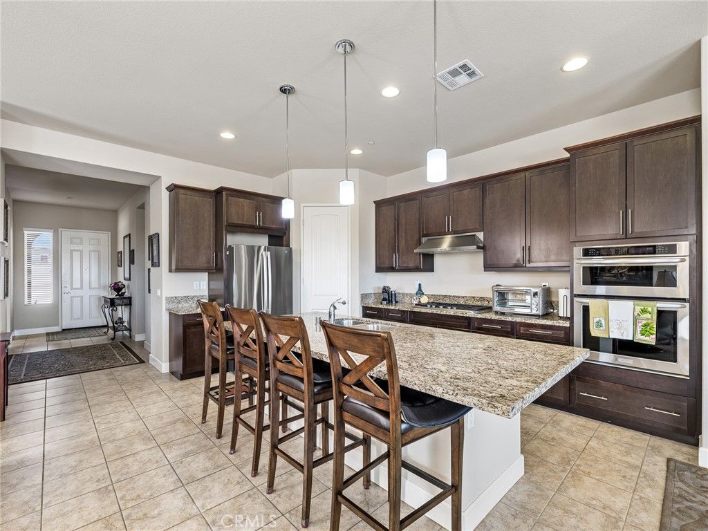 Image 14 of property listing at 10549 Green Valley Road, Apple Valley, CA 92308