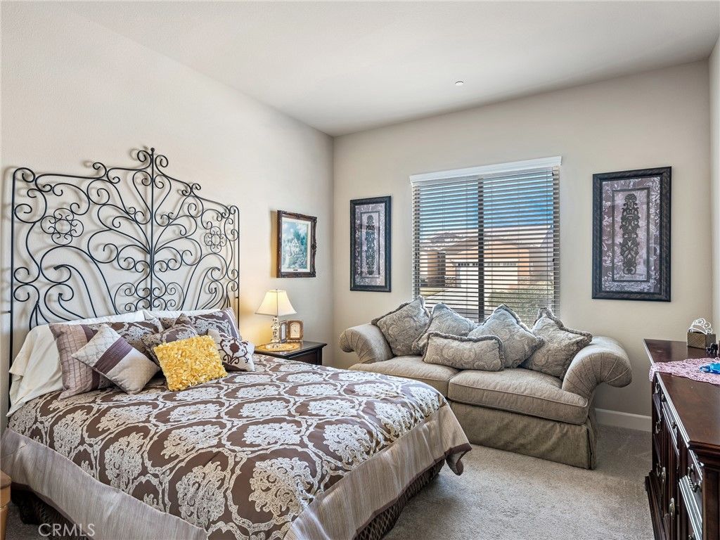 Image 6 of property listing at 10549 Green Valley Road, Apple Valley, CA 92308