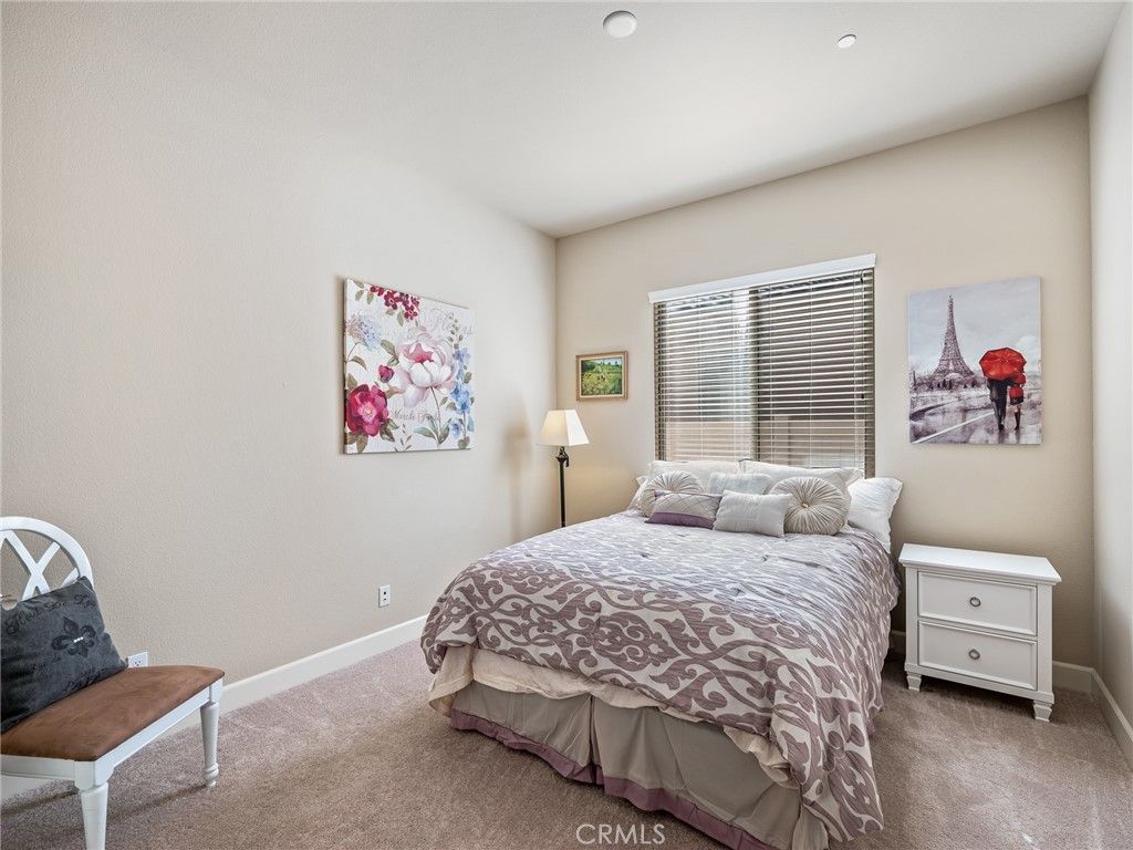 Image 9 of property listing at 10549 Green Valley Road, Apple Valley, CA 92308