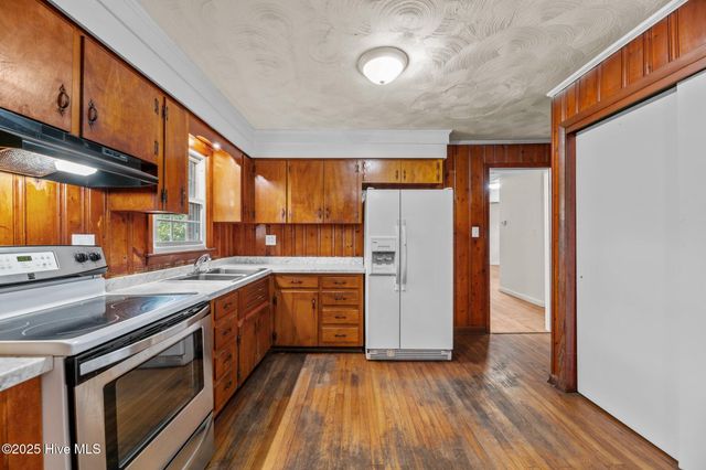 607 Pinetree Drive, New Bern, NC 28562