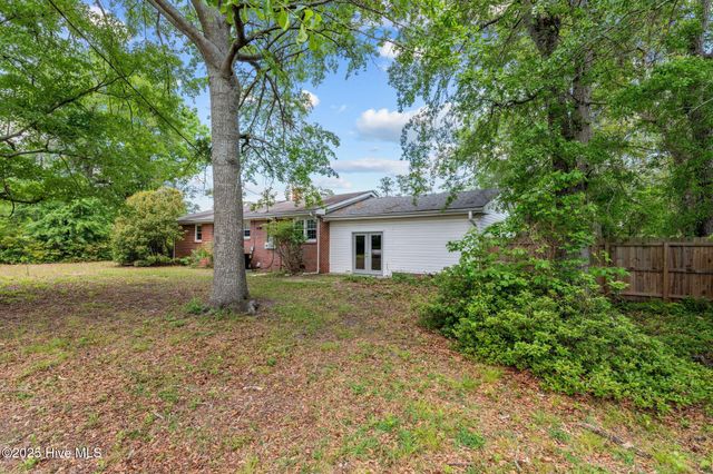 607 Pinetree Drive, New Bern, NC 28562