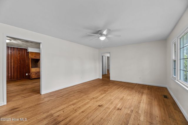 607 Pinetree Drive, New Bern, NC 28562