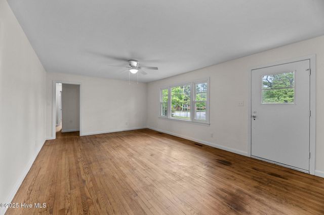 607 Pinetree Drive, New Bern, NC 28562