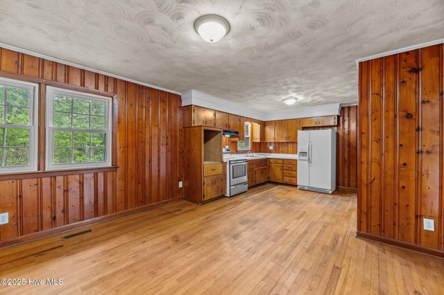 607 Pinetree Drive, New Bern, NC 28562