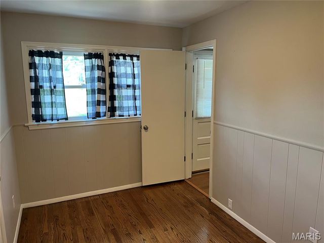 270 W Saint Anthony Lane, Florissant, MO 63031