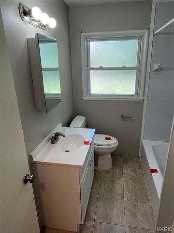 270 W Saint Anthony Lane, Florissant, MO 63031