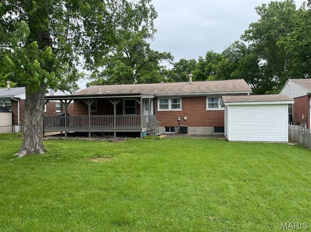 270 W Saint Anthony Lane, Florissant, MO 63031