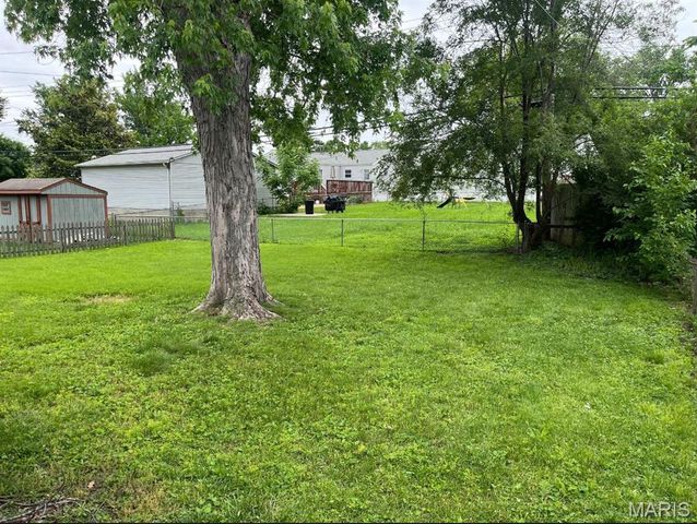 270 W Saint Anthony Lane, Florissant, MO 63031