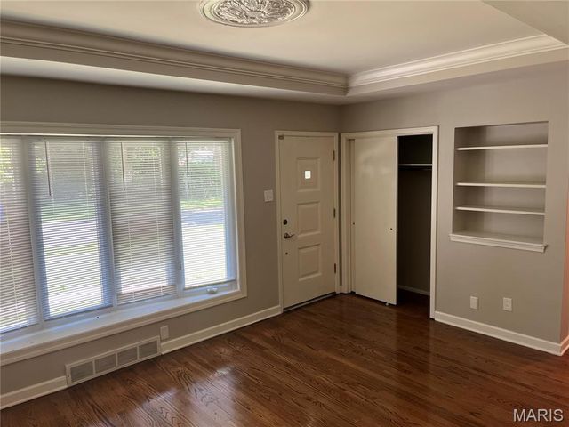 270 W Saint Anthony Lane, Florissant, MO 63031