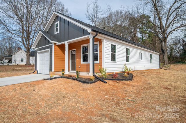 608 N Mountain Street, Cherryville, NC 28021