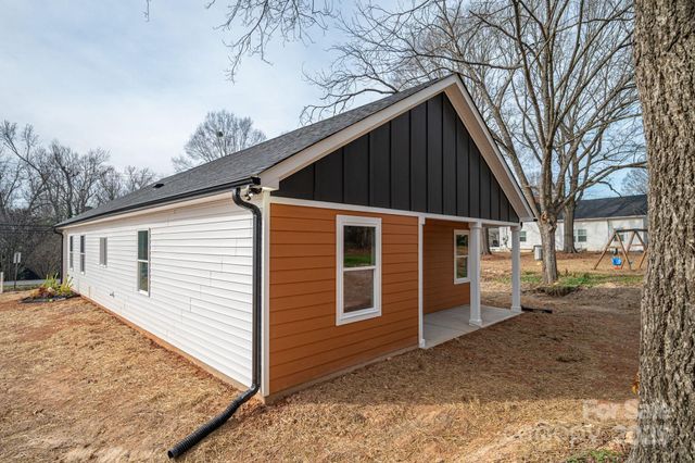 608 N Mountain Street, Cherryville, NC 28021