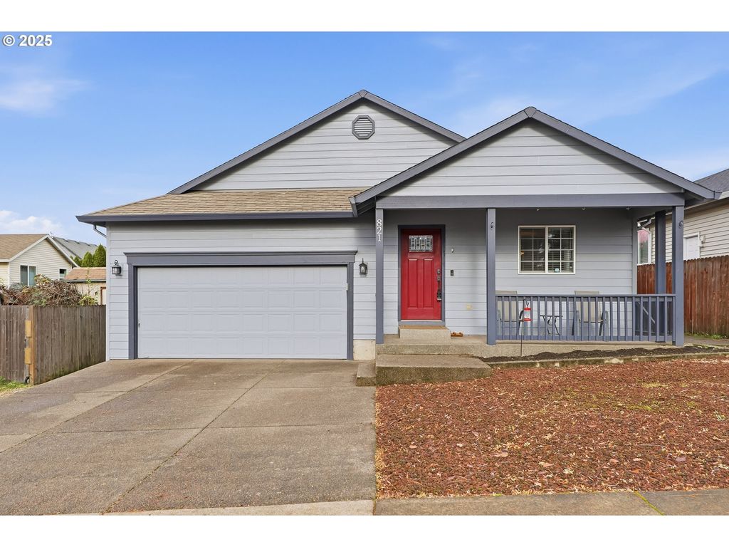 821 E HENRY Rd, Newberg, OR 97132