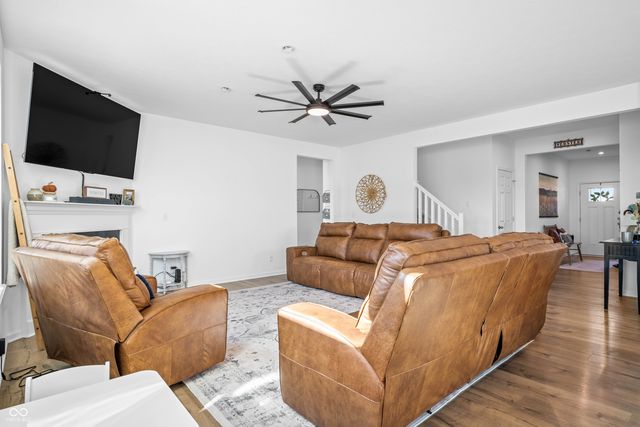 647 Bluestem Circle, New Whiteland, IN 46184