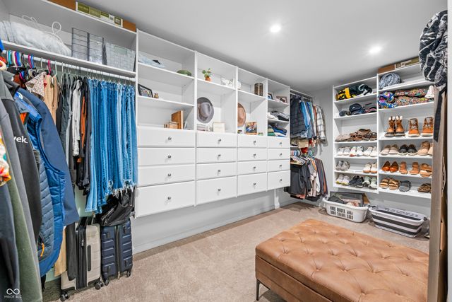 647 Bluestem Circle, New Whiteland, IN 46184