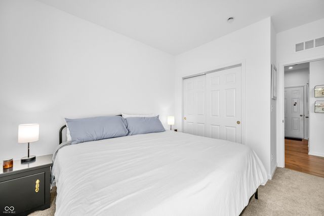 647 Bluestem Circle, New Whiteland, IN 46184