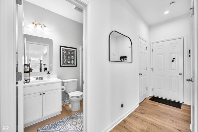 647 Bluestem Circle, New Whiteland, IN 46184