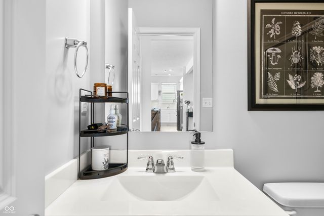 647 Bluestem Circle, New Whiteland, IN 46184