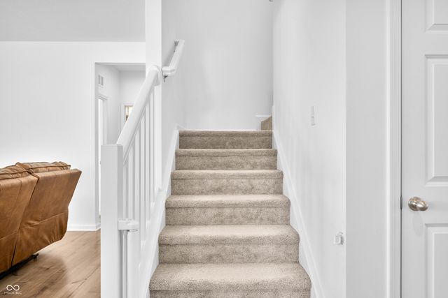 647 Bluestem Circle, New Whiteland, IN 46184