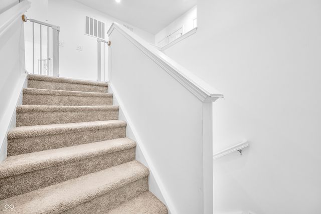 647 Bluestem Circle, New Whiteland, IN 46184